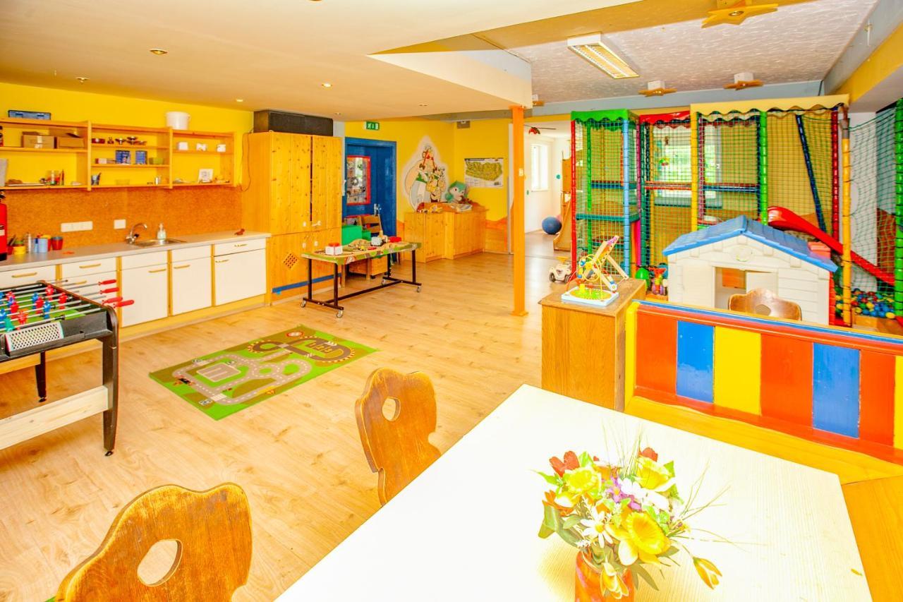 Kinderhotel Schneekonig Патергассен Экстерьер фото